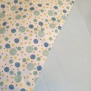 Petite couverture bébé Création mains