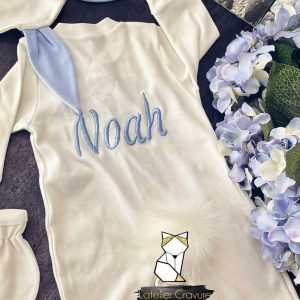 Pyjama bébé blanc 0 à 12 mois personnalisé – Broderie prénom