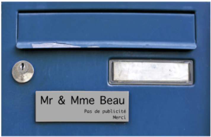 Plaque de boite aux lettres personnalisée à glisser dans le porte-étiquette  - 9,8 x 2,3cm - PrimoLaser