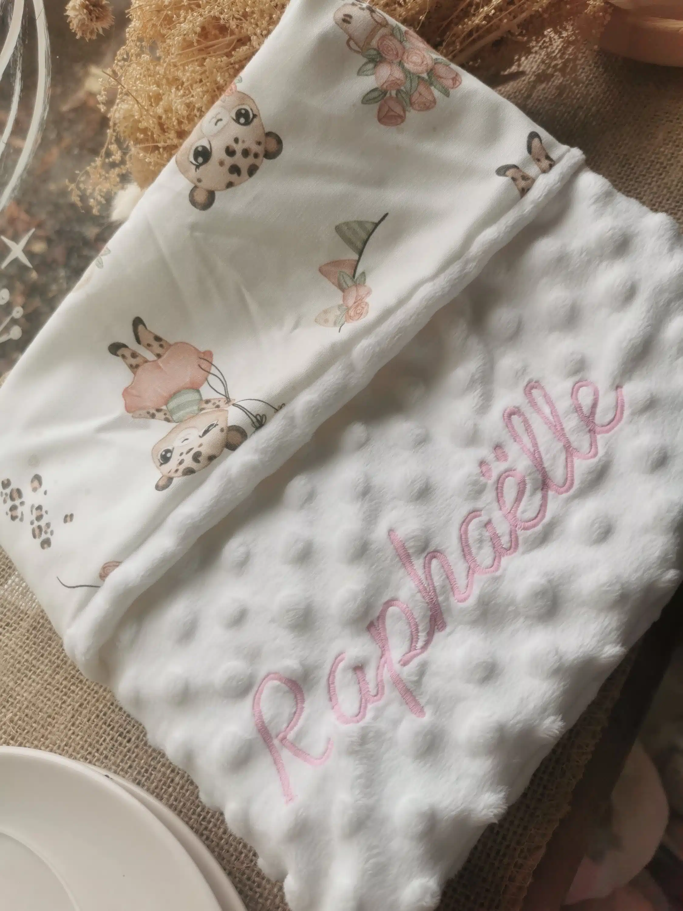 Couverture bébé minky et coton brodée – Image 30