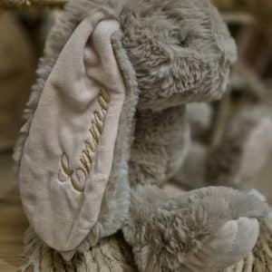 Peluche lapin personnalisé – broderie Oreilles