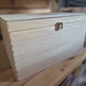 Coffre boite a souvenirs en bois naturel