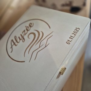 Coffre boite a souvenirs en bois naturel