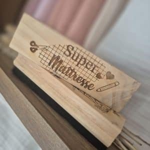 Brosse bois pour tableau – Idée cadeau Maîtresse et Maître