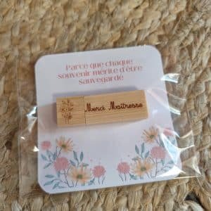 Clé USB en bambou Personnalisée pour Maître & Maîtresse