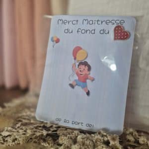 Carte de remerciement maitresse avec Pins coeur