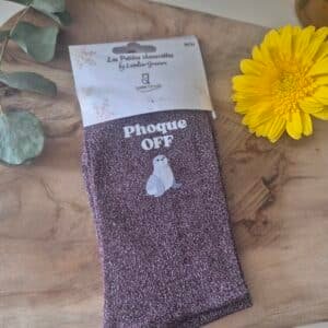 Chaussettes à paillettes, humour assumé